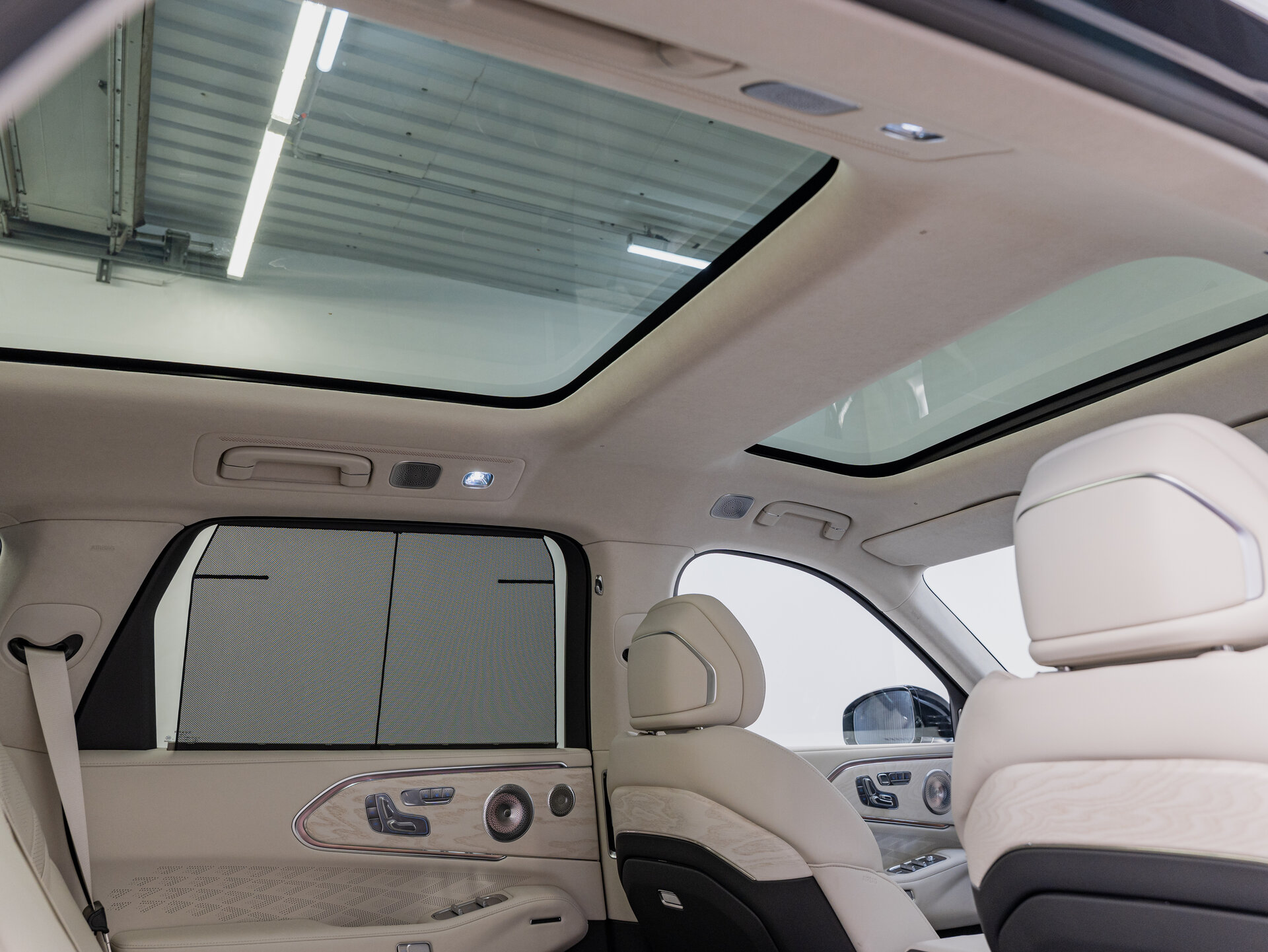 Автомобиль Zeekr 8X 55 kWh 2.0hyb AT (898 л.с.) 4WD - 20