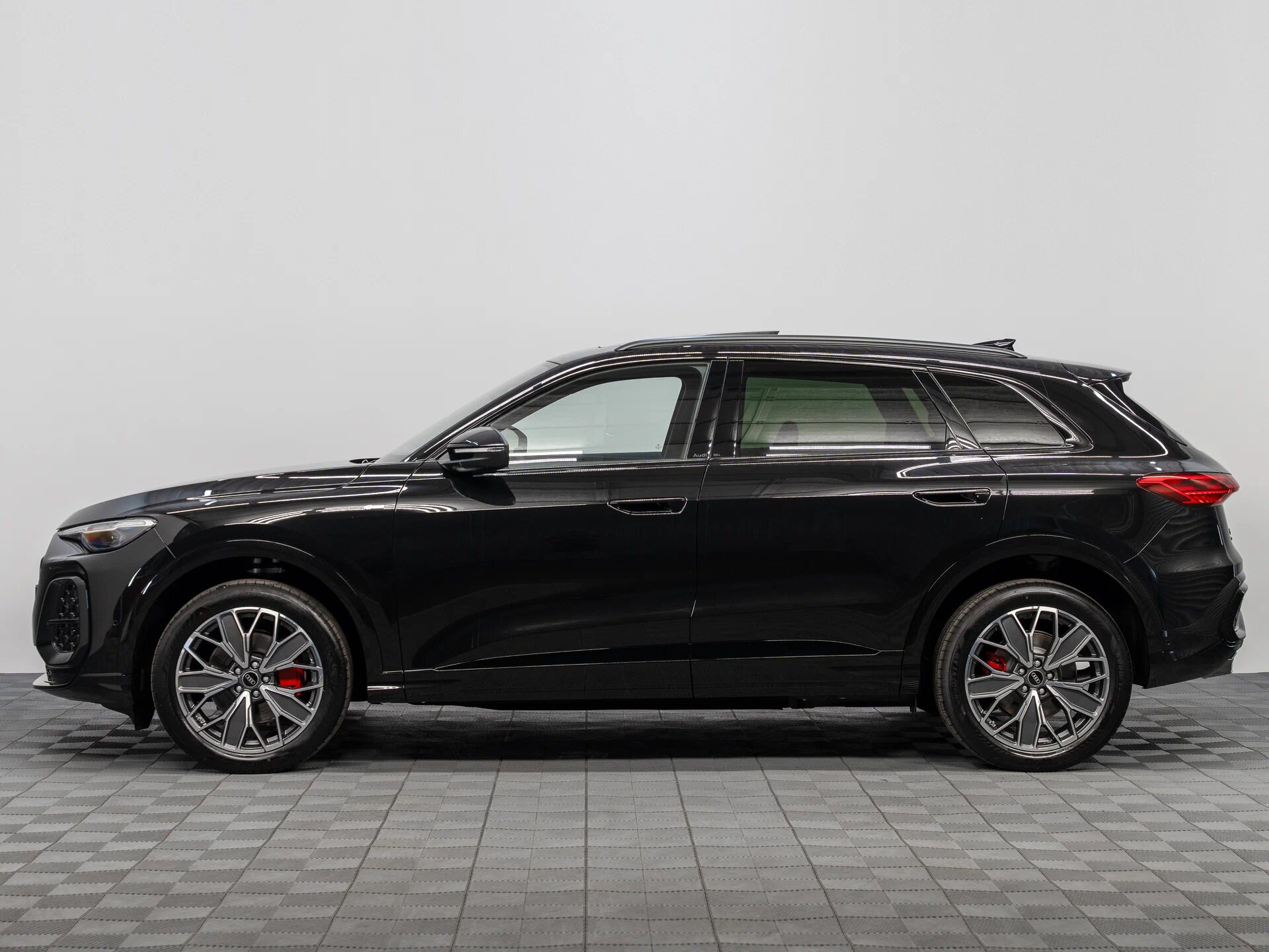 Автомобиль Audi Q5 L 2.0 AMT (204 л.с.) 4WD - 8