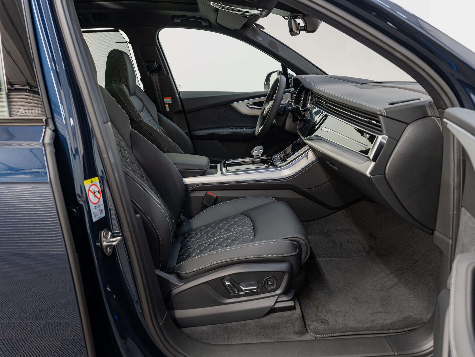 Автомобиль Audi Q7 50 TDI 3.0d AT (286 л.с.) 4WD - 16