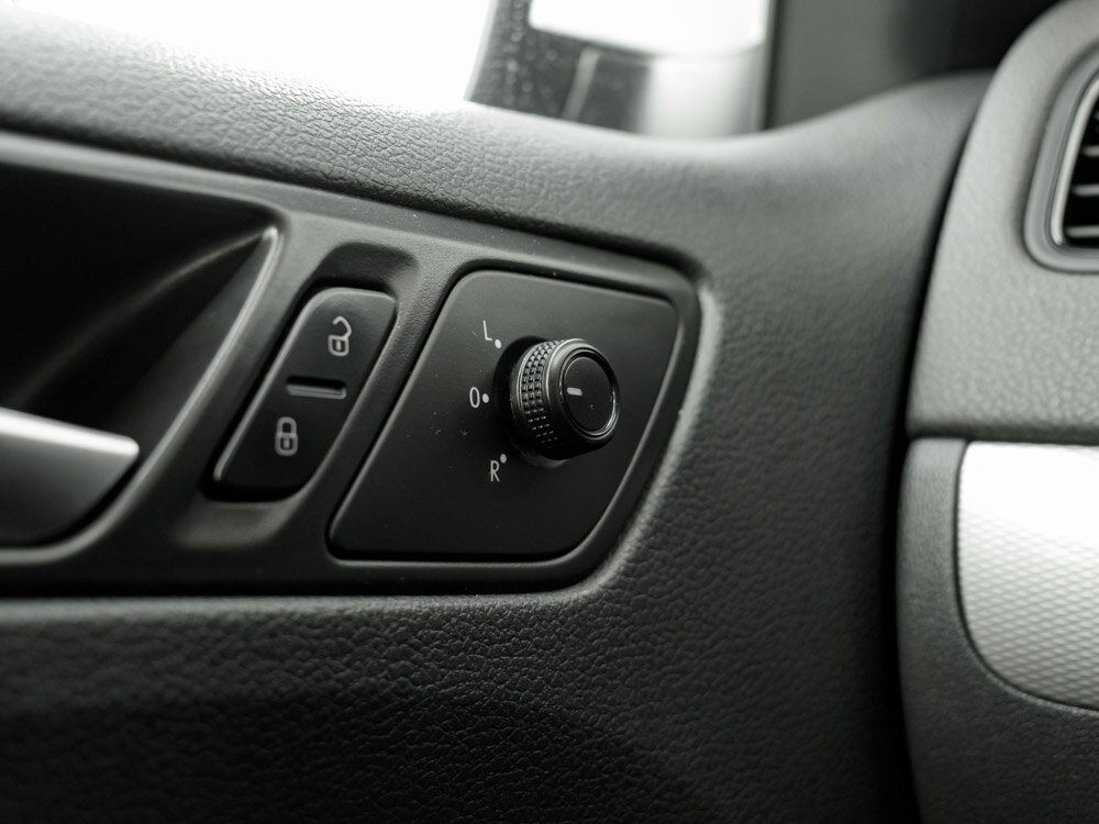 Купить Volkswagen Jetta 1.6 AT (110 л.с.), 2016 в Екатеренбурге