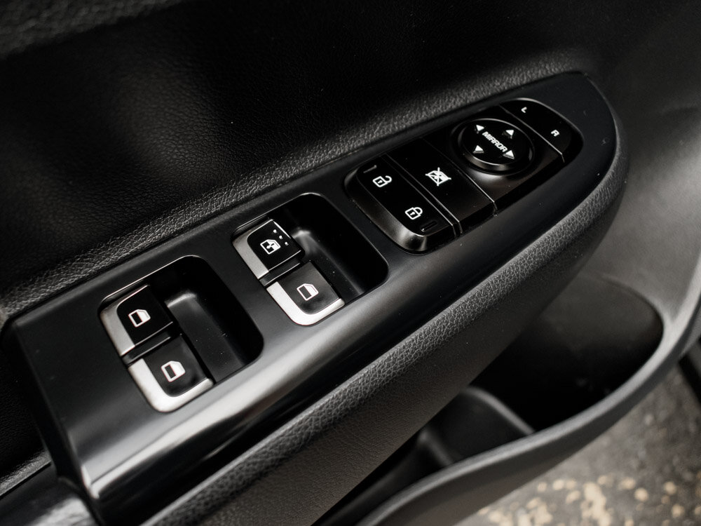 Купить Kia Rio X-Line 1.6 MT (123 л.с.), 2018 в Екатеренбурге