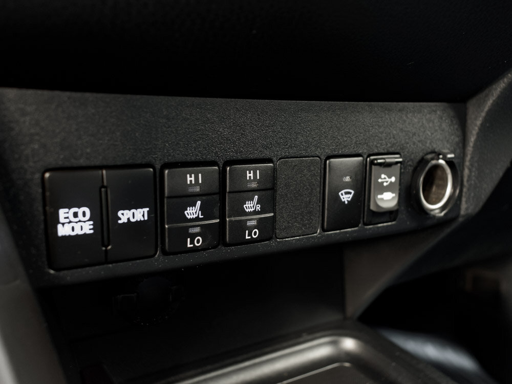 Купить Toyota RAV4 2.0 CVT (146 л.с.) 4WD, 2016 в Екатеренбурге