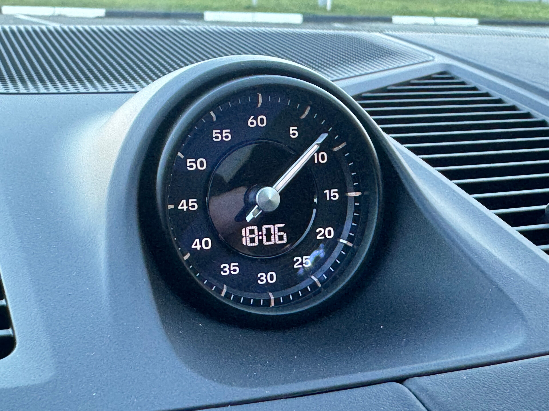 Автомобиль Porsche Cayenne Coupé 3.0 AT (353 л.с.) 4WD - 8