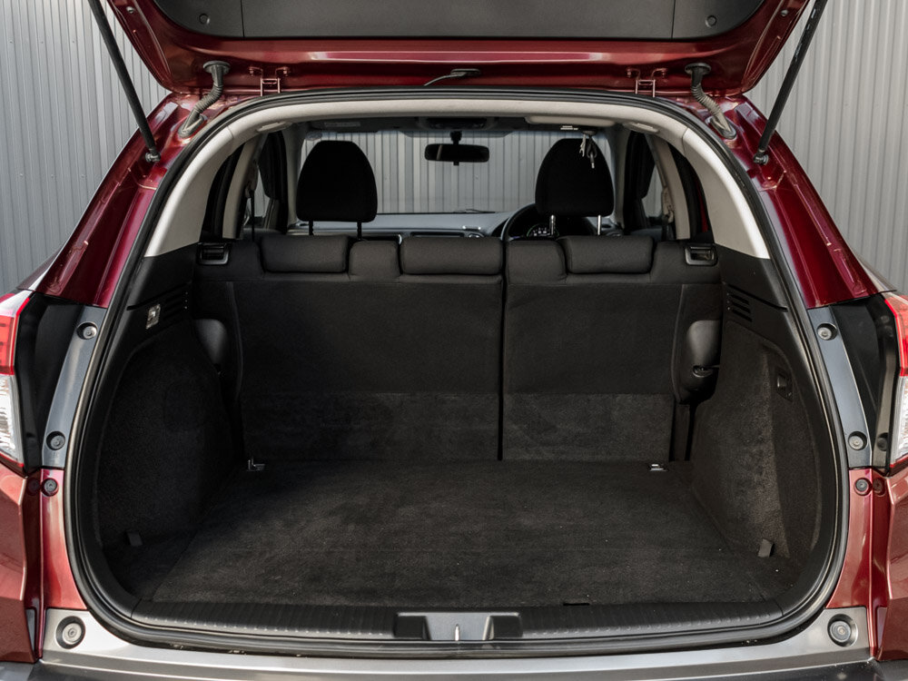 Купить Honda Vezel 1.5hyb AMT (152 л.с.) 4WD, 2014 в Екатеренбурге