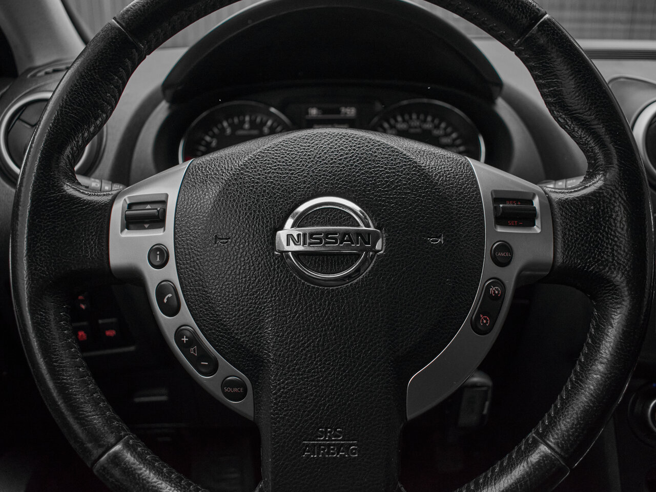 Купить Nissan Qashqai 1.6 CVT (117 л.с.), 2013 в Екатеренбурге