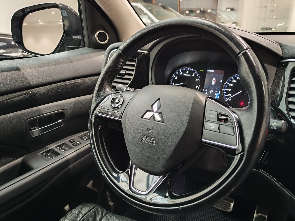 Автомобиль Mitsubishi Outlander 2.0 CVT (146 л.с.) 4WD - 16