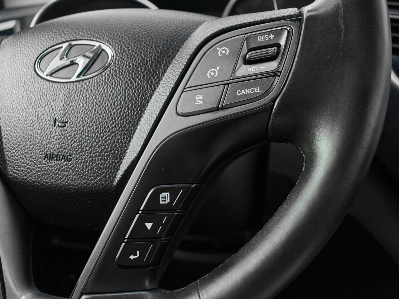 Купить Hyundai Santa Fe 2.4 AT (171 л.с.) 4WD, 2017 в Екатеренбурге