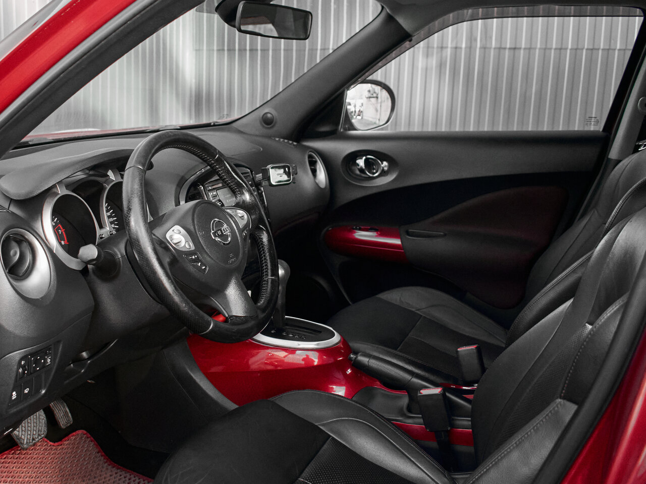 Купить Nissan Juke 1.6 CVT (117 л.с.), 2013 в Екатеренбурге