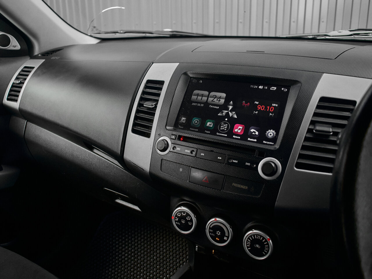 Купить Mitsubishi Outlander 2.4 CVT (170 л.с.) 4WD, 2005 в Екатеренбурге