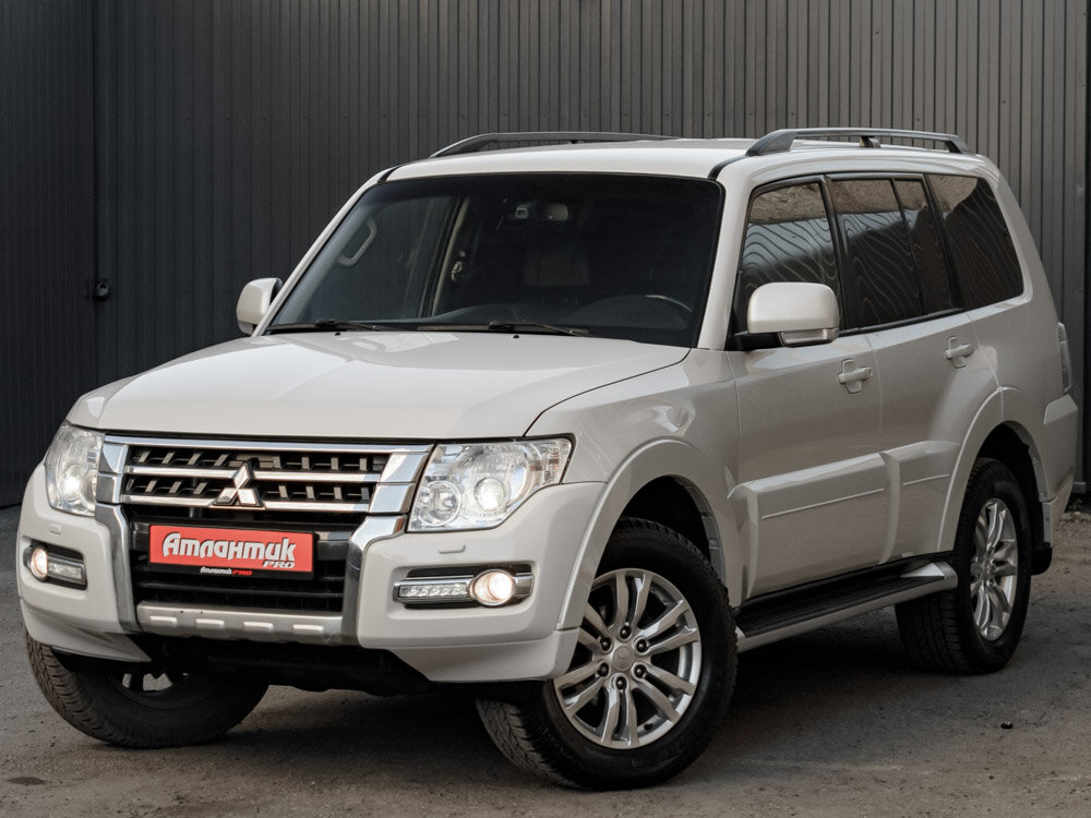 Купить Mitsubishi Pajero 3.0 AT (178 л.с.) 4WD, 2014 в Екатеренбурге