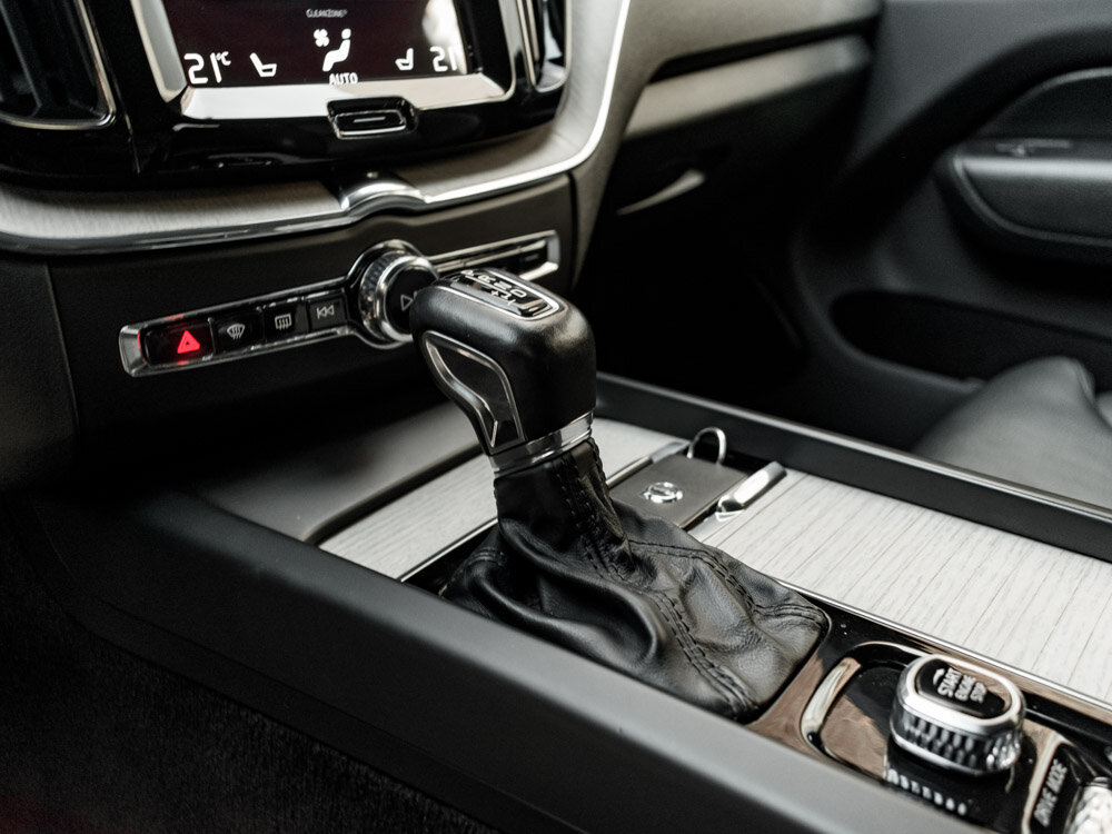 Купить Volvo XC60 2.0 AT (249 л.с.) 4WD, 2021 в Екатеренбурге