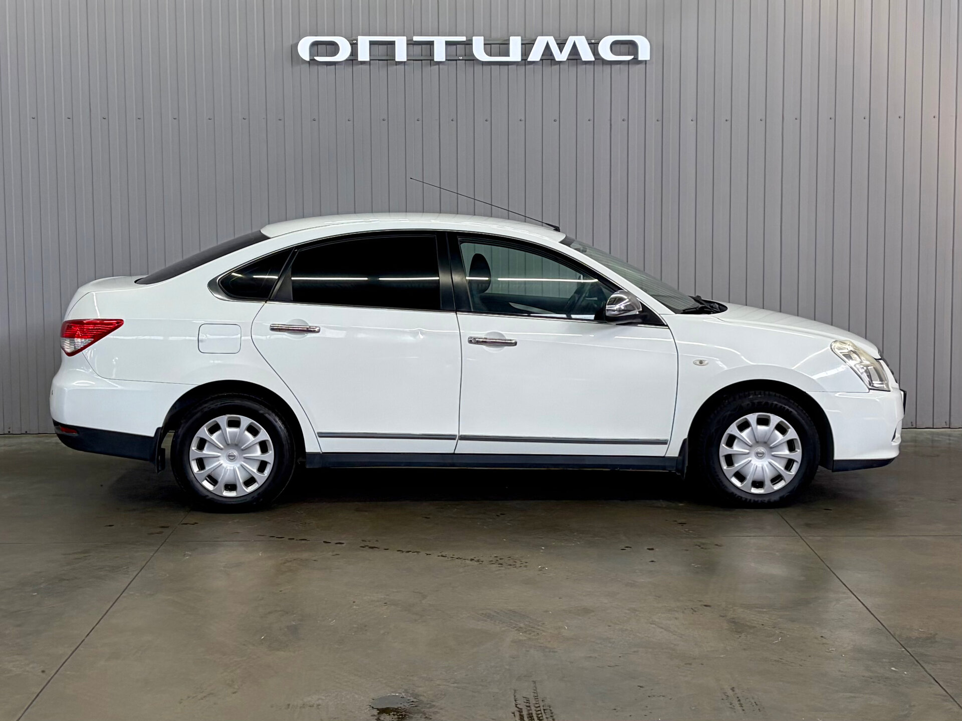 Nissan Almera 