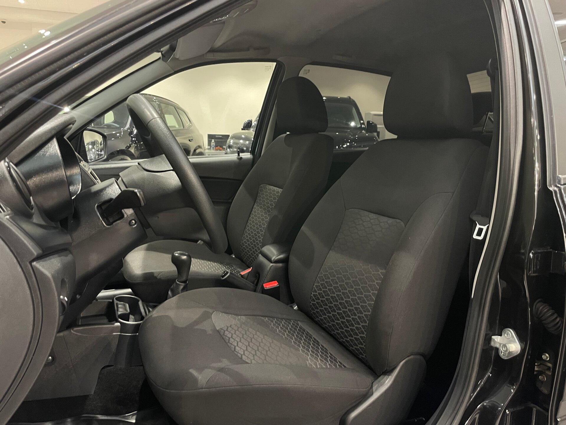 Автомобиль Lada (ВАЗ) Granta 1.6 MT (90 л.с.) - 8