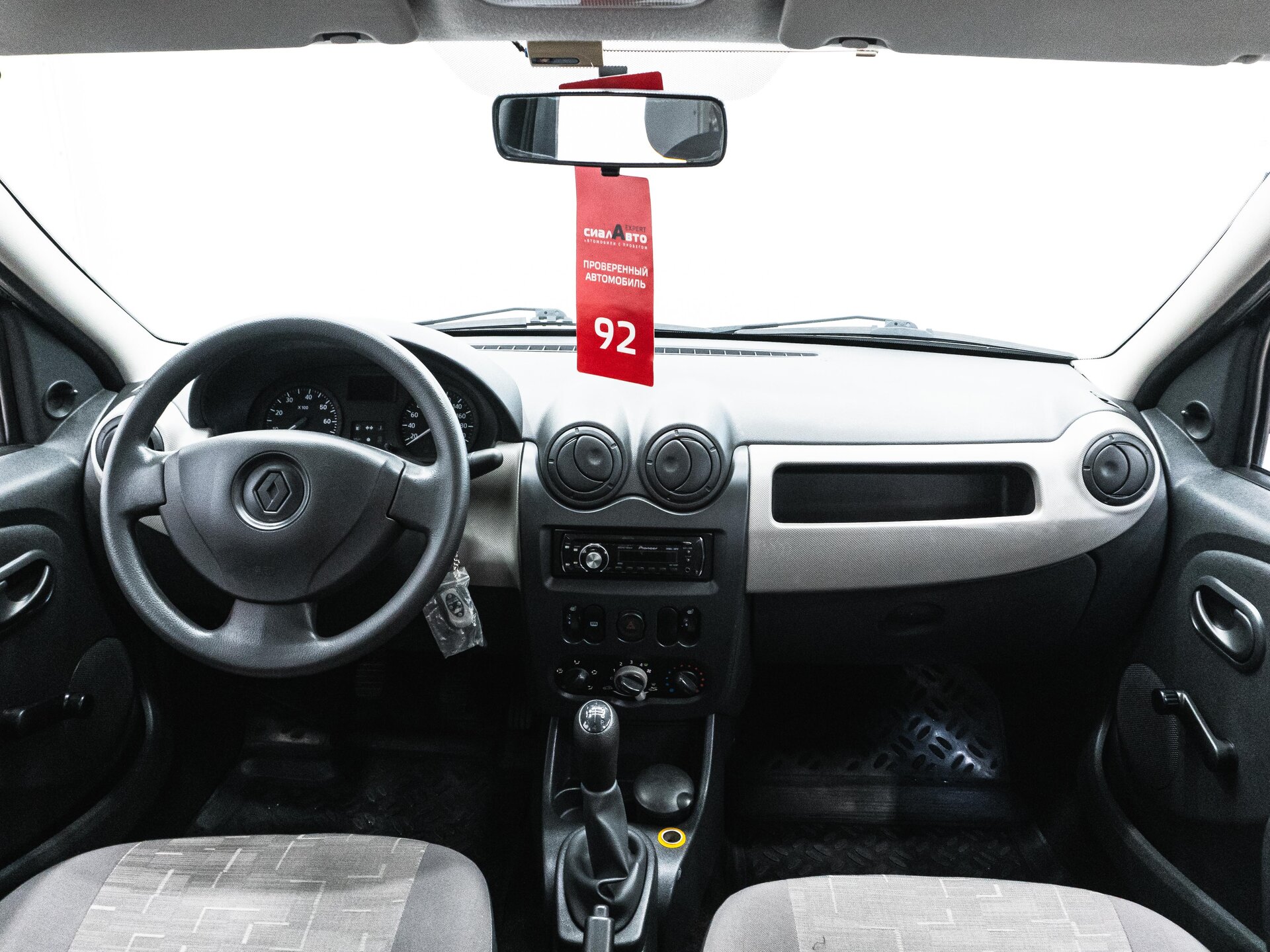 Renault Logan 2010 13