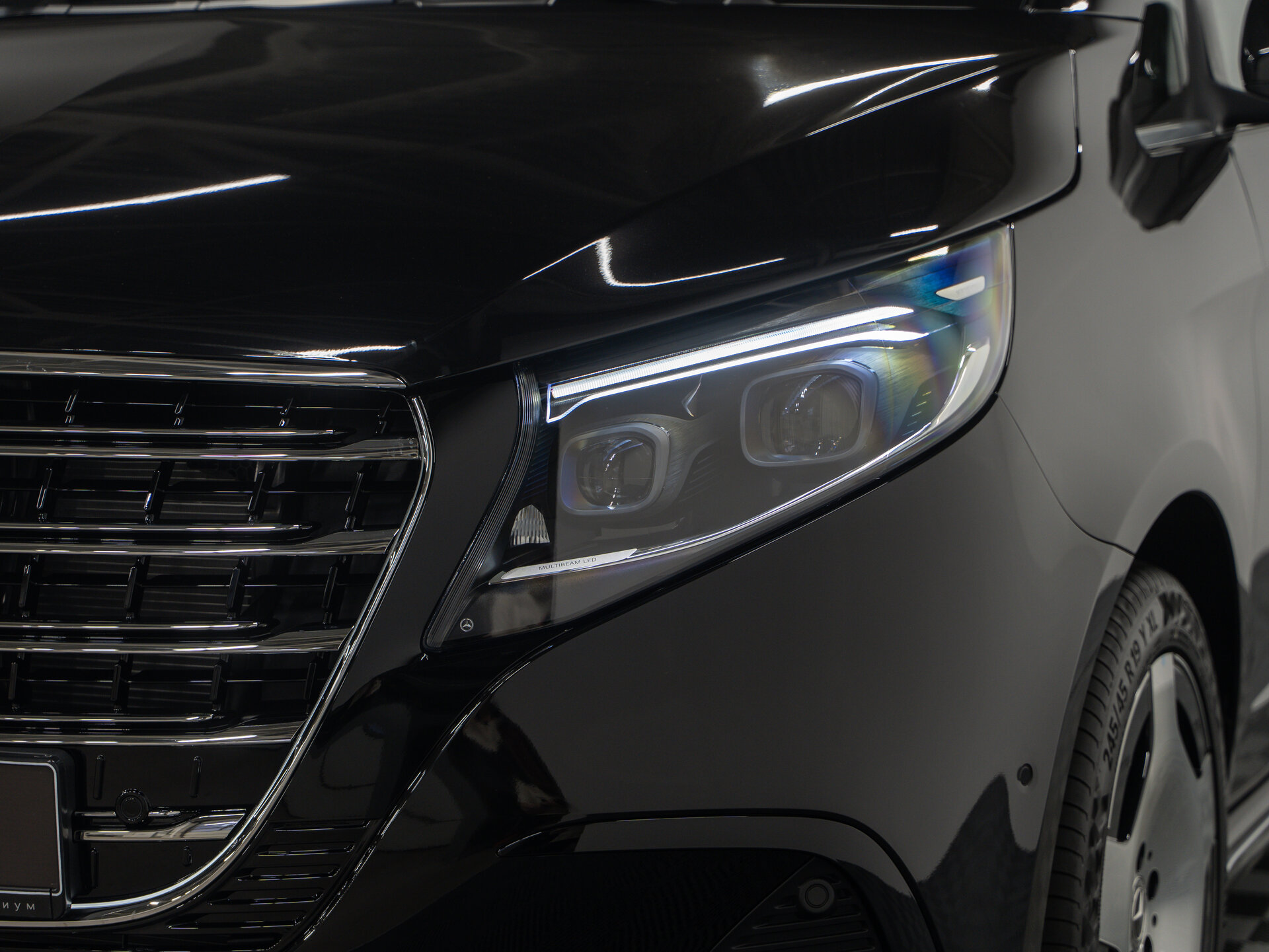 Автомобиль Mercedes-Benz V-Класс 300 d экстра длинный 2.0d AT (237 л.с.) 4WD - 2