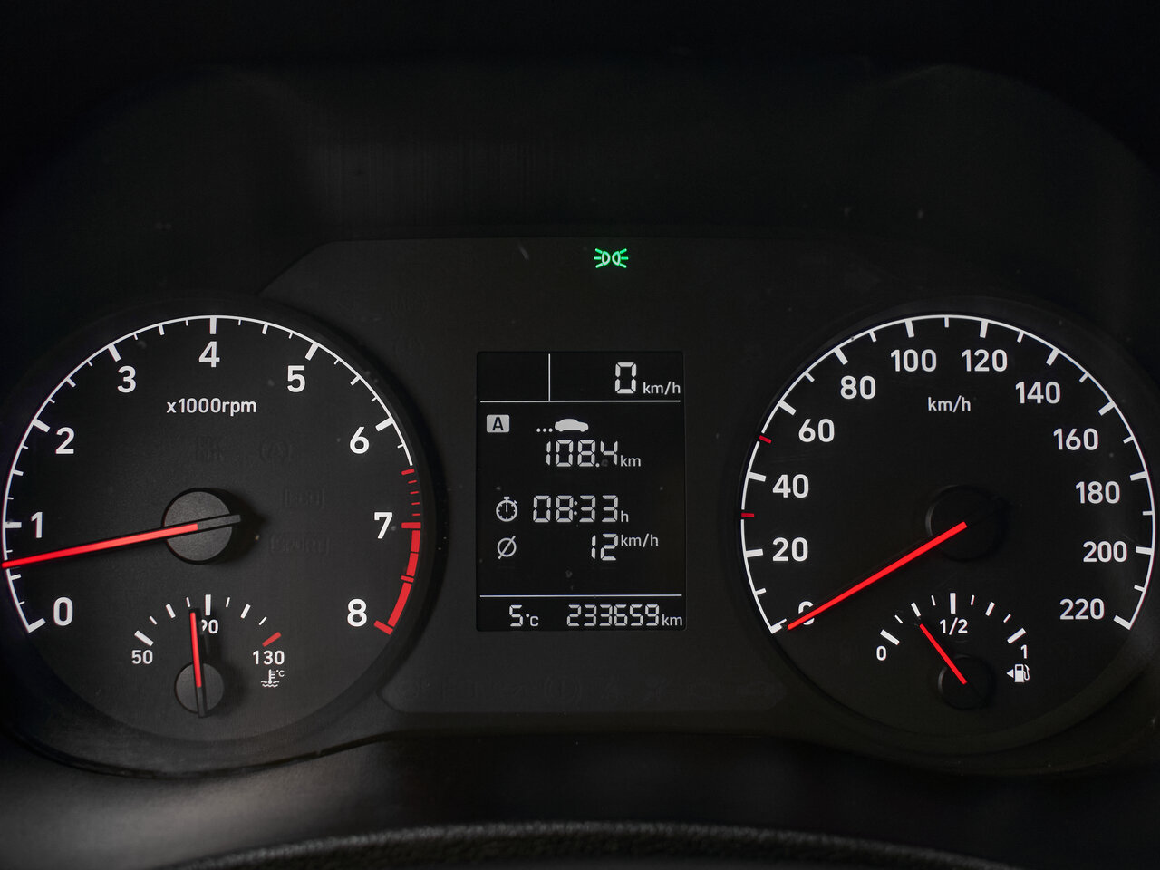 Купить Hyundai Solaris 1.6 MT (123 л.с.), 2017 в Екатеренбурге