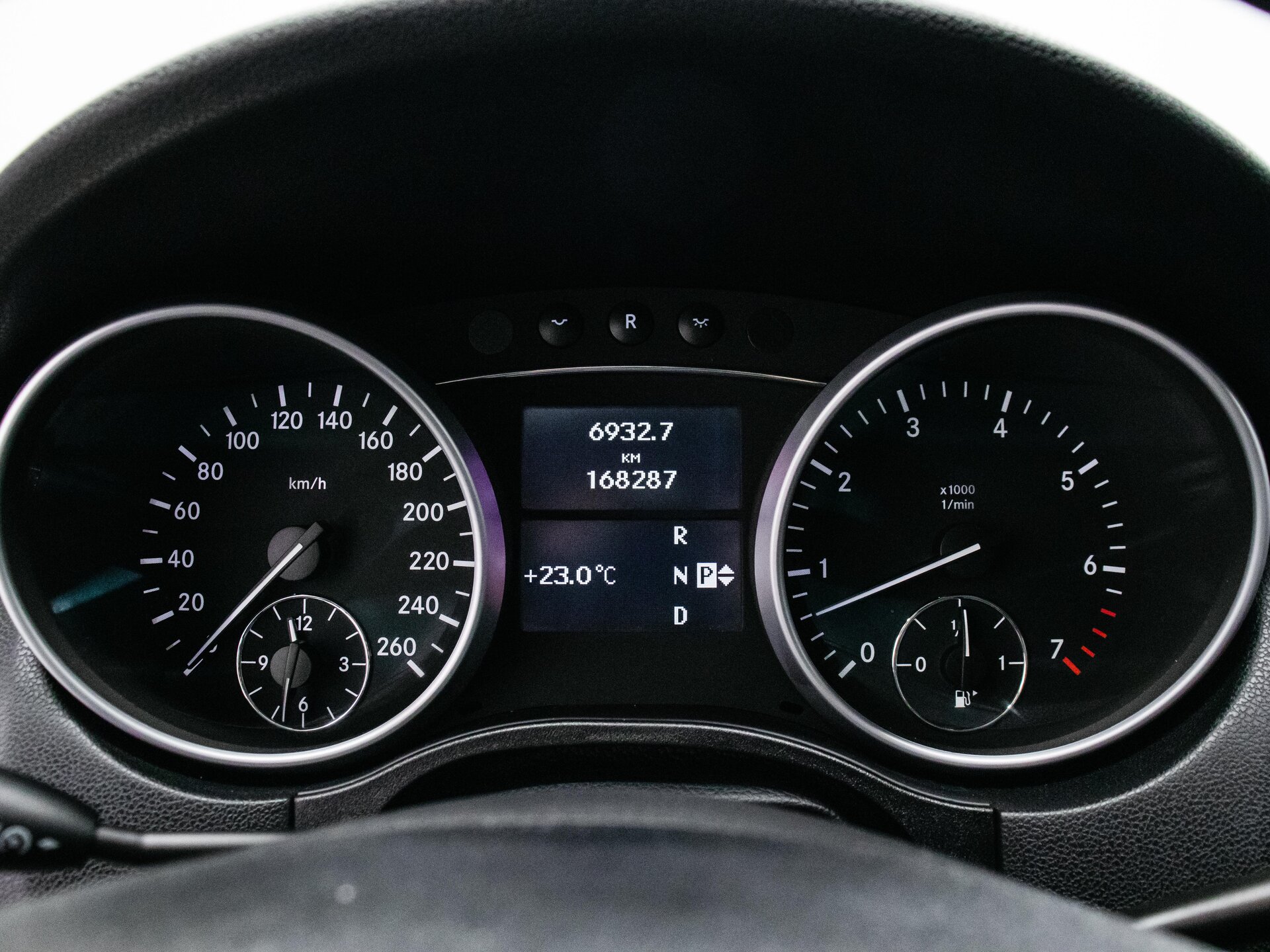 Mercedes-Benz M-Класс 2010 20