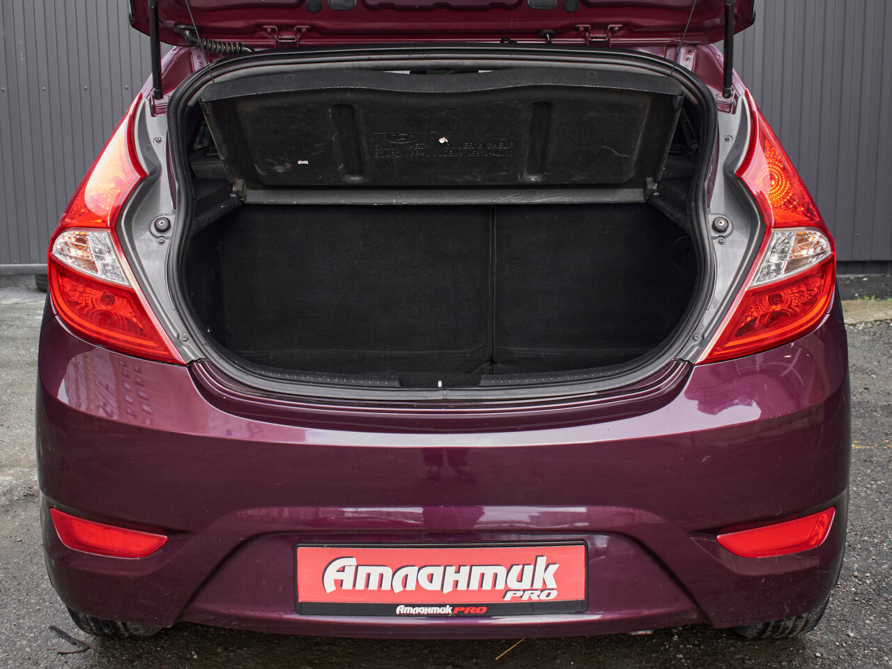 Купить Hyundai Solaris 1.6 MT (123 л.с.), 2012 в Екатеренбурге