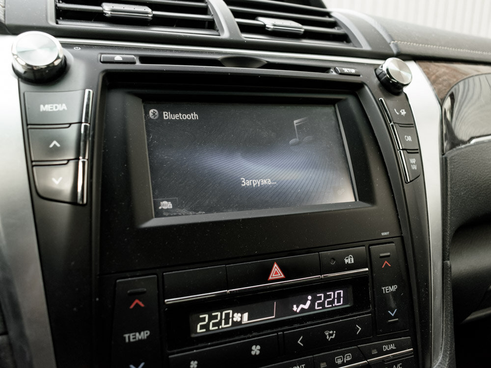Купить Toyota Camry 2.5 AT (181 л.с.), 2017 в Екатеренбурге