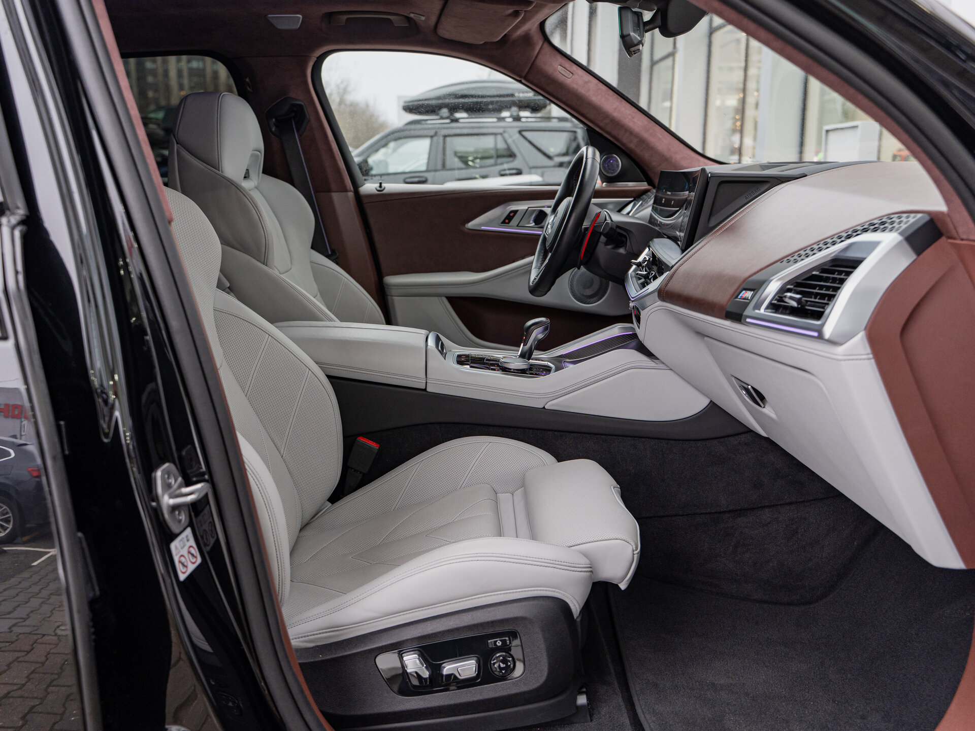 Автомобиль BMW XM 4.4hyb AT (653 л.с.) 4WD - 16