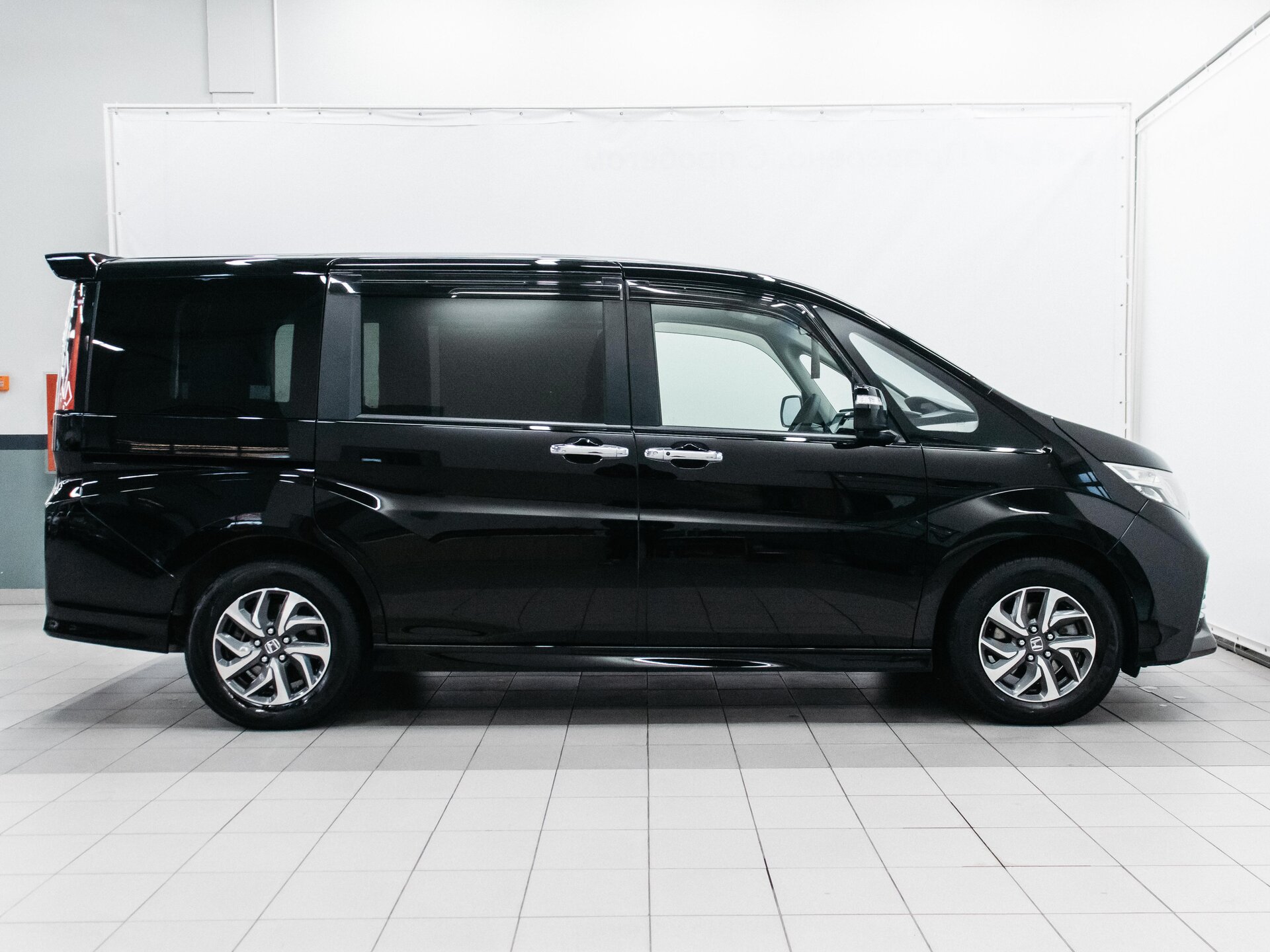 Honda Stepwgn 2015 6
