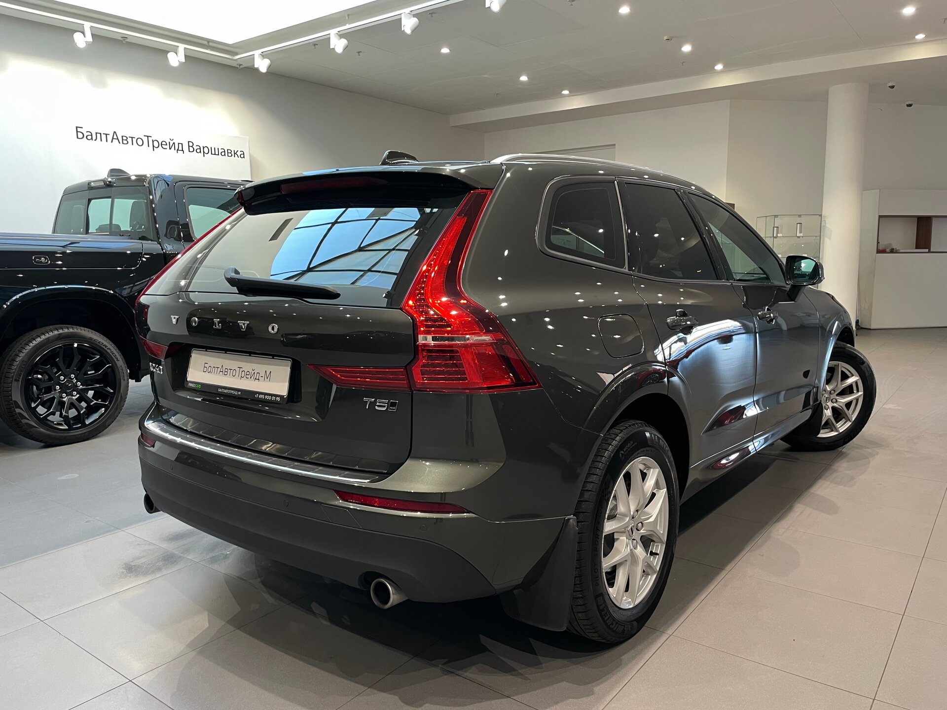 Автомобиль Volvo XC60 2.0 AT (249 л.с.) 4WD - 6