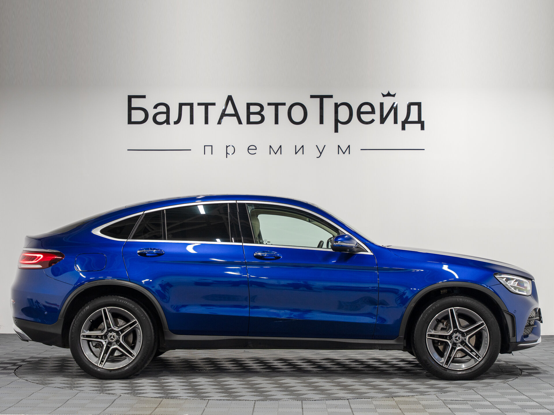 Автомобиль Mercedes-Benz GLC Coupe 300 2.0 AT (249 л.с.) 4WD - 6