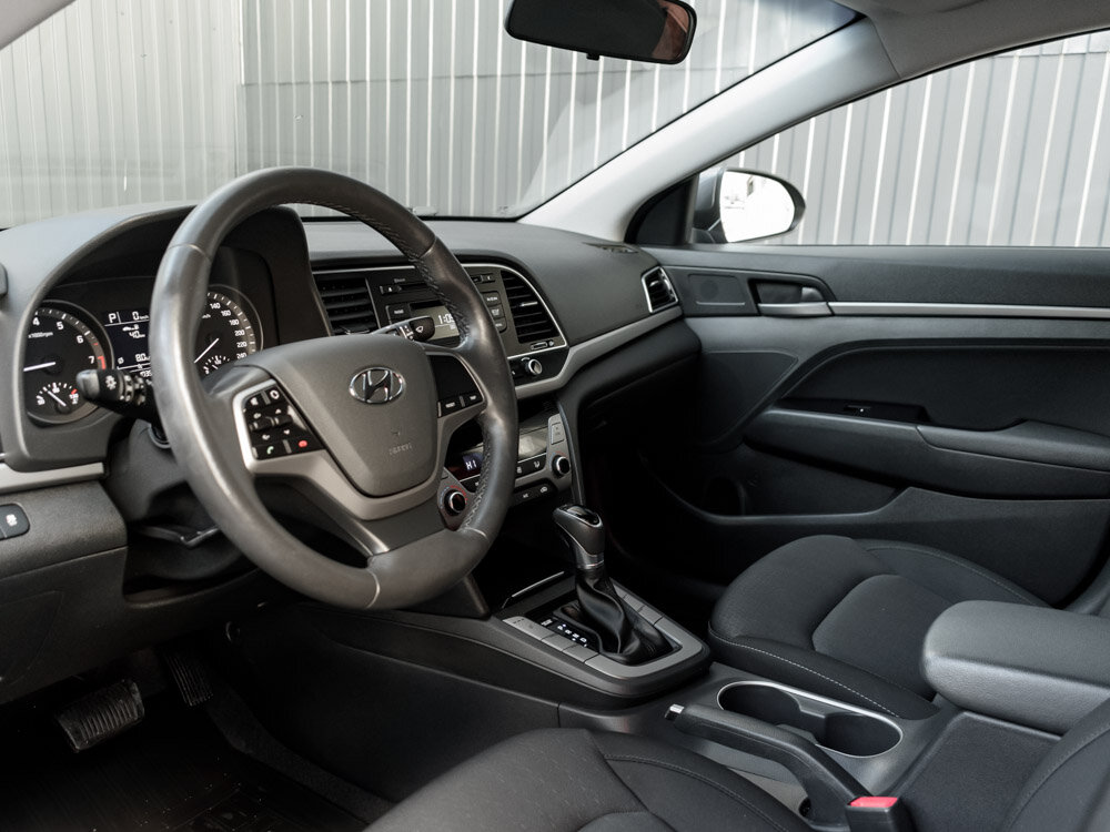 Купить Hyundai Elantra 1.6 AT (128 л.с.), 2017 в Екатеренбурге