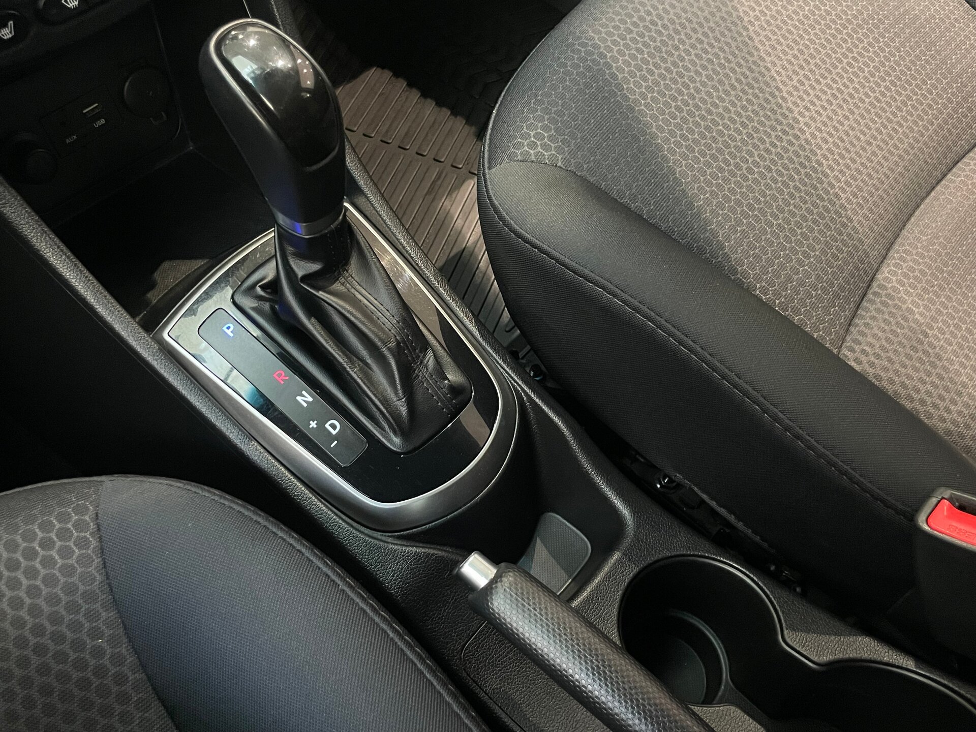Автомобиль Hyundai Solaris 1.6 AT (123 л.с.) - 17