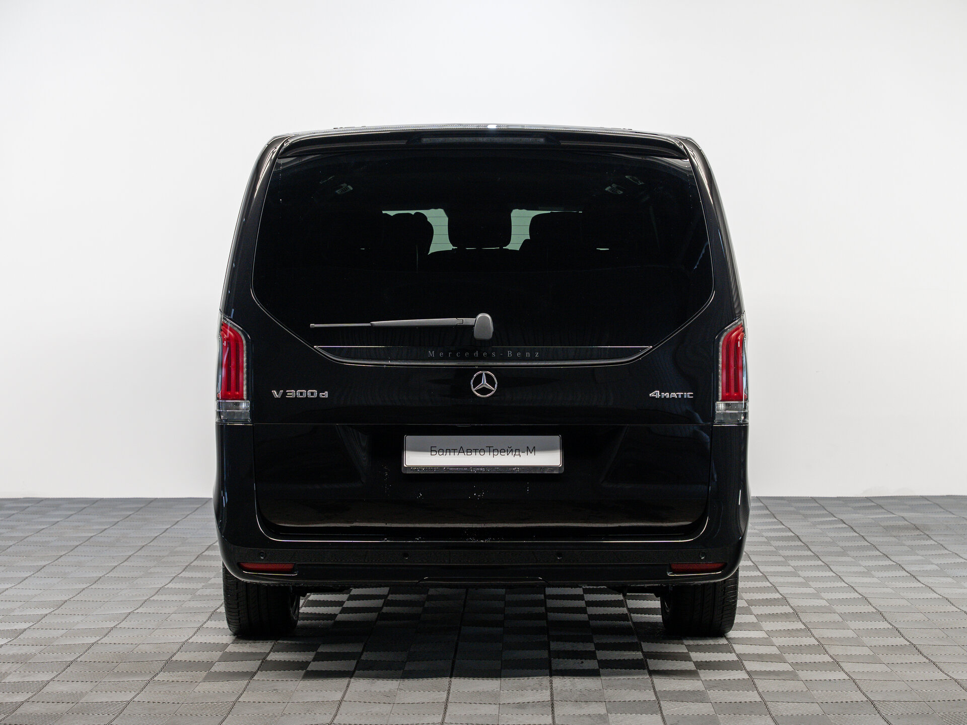 Автомобиль Mercedes-Benz V-Класс 300 d экстра длинный 2.0d AT (237 л.с.) 4WD - 5