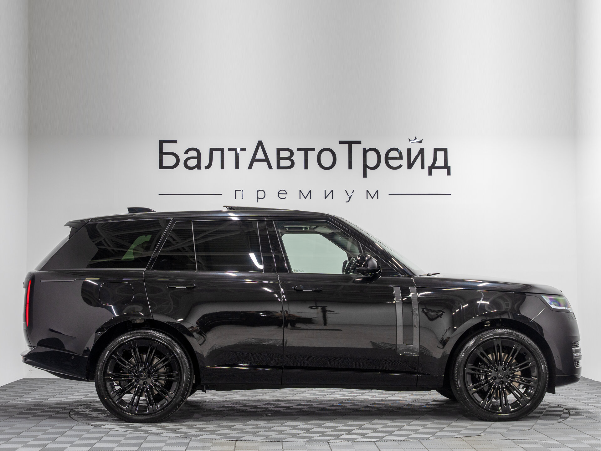 Автомобиль Land Rover Range Rover D350 MHEV 3.0d AT (350 л.с.) 4WD - 6