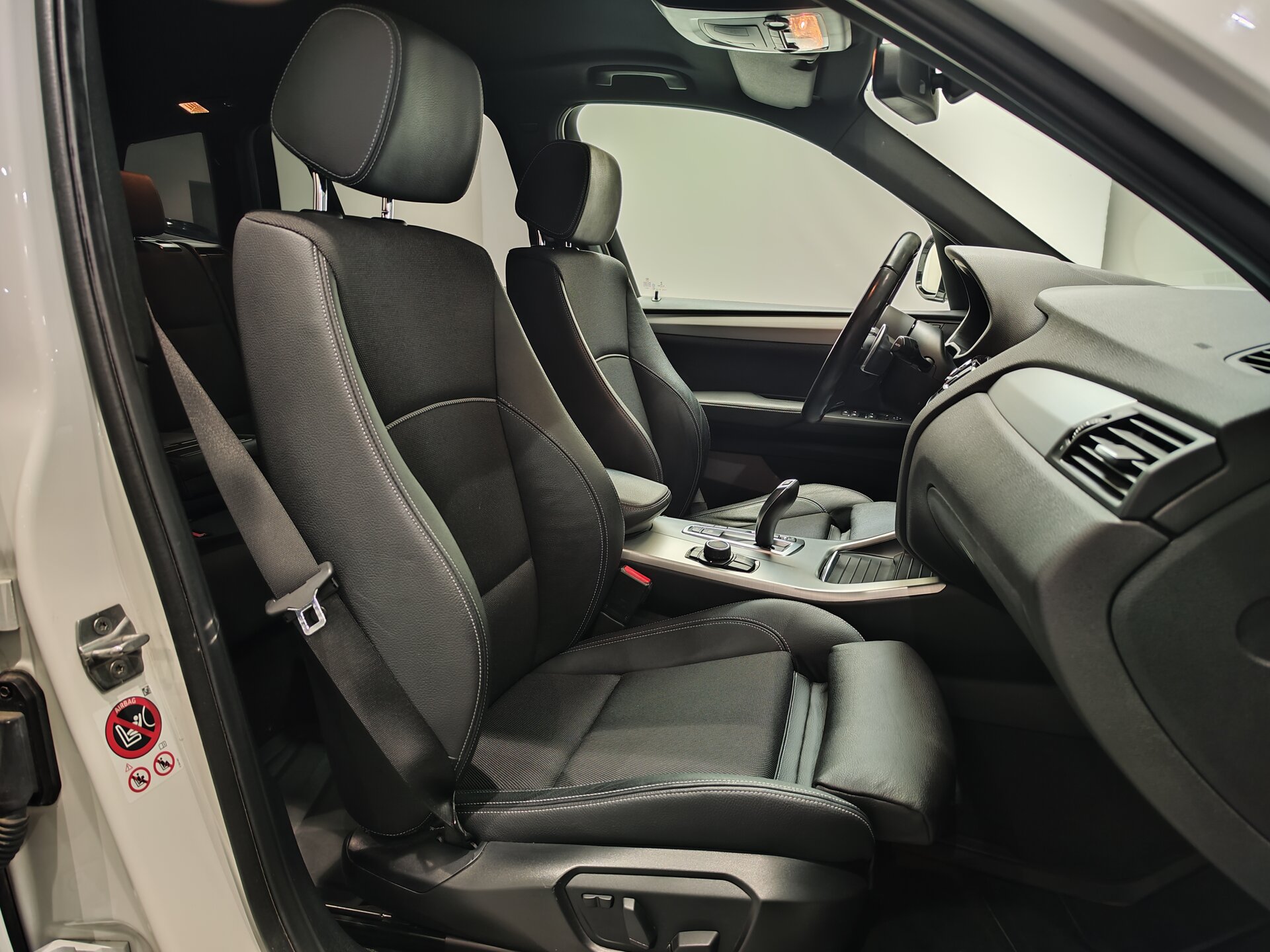 Автомобиль BMW X3 20i xDrive 2.0 AT (184 л.с.) 4WD - 12