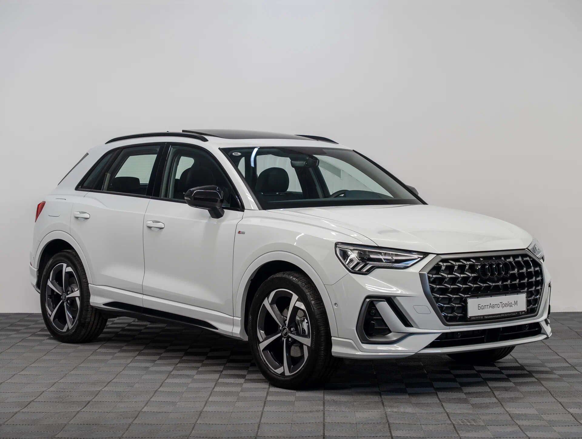 Автомобиль Audi Q3 35 TFSI 1.5 AMT (160 л.с.) - 3