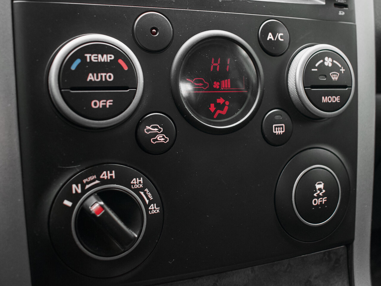 Купить Suzuki Grand Vitara 2.4 AT (169 л.с.) 4WD, 2011 в Екатеренбурге