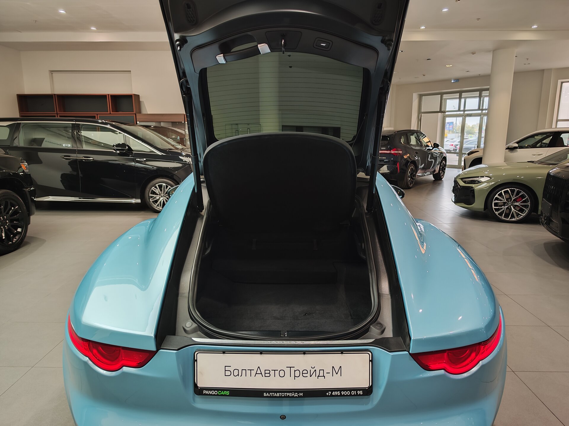 Автомобиль Jaguar F-Type 2.0 AT (300 л.с.) - 10