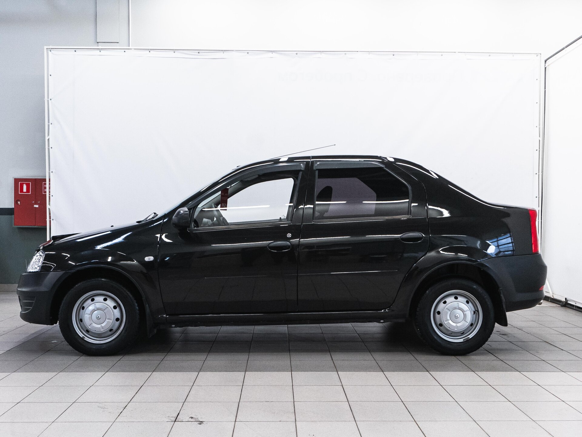 Renault Logan 2010 8