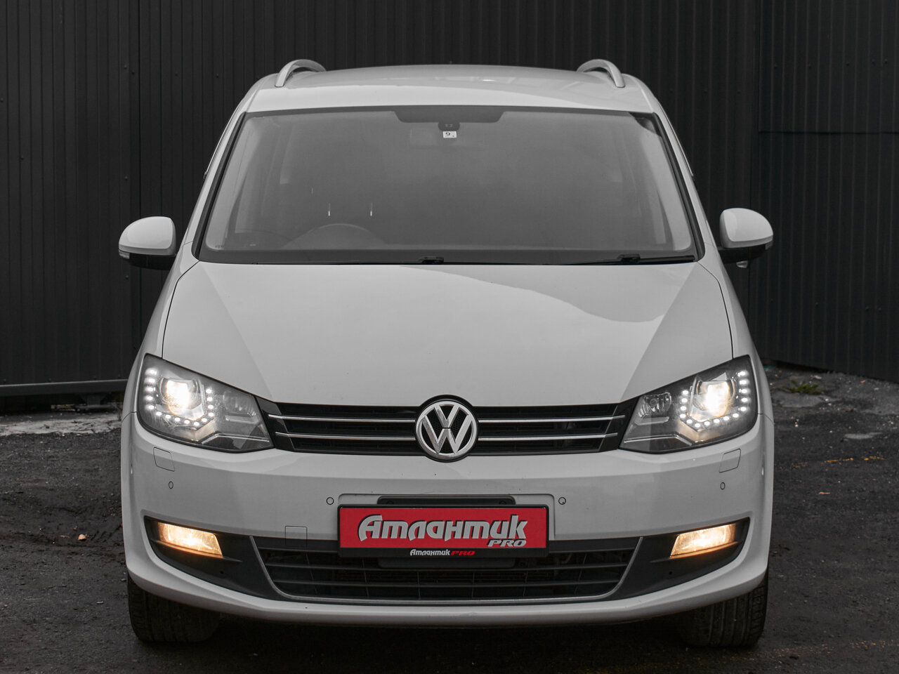 Купить Volkswagen Sharan 1.4 AMT (150 л.с.), 2012 в Екатеренбурге