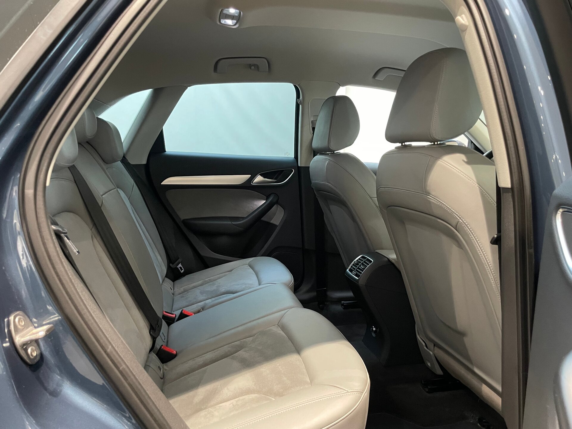 Автомобиль Audi Q3 2.0 AMT (180 л.с.) 4WD - 10