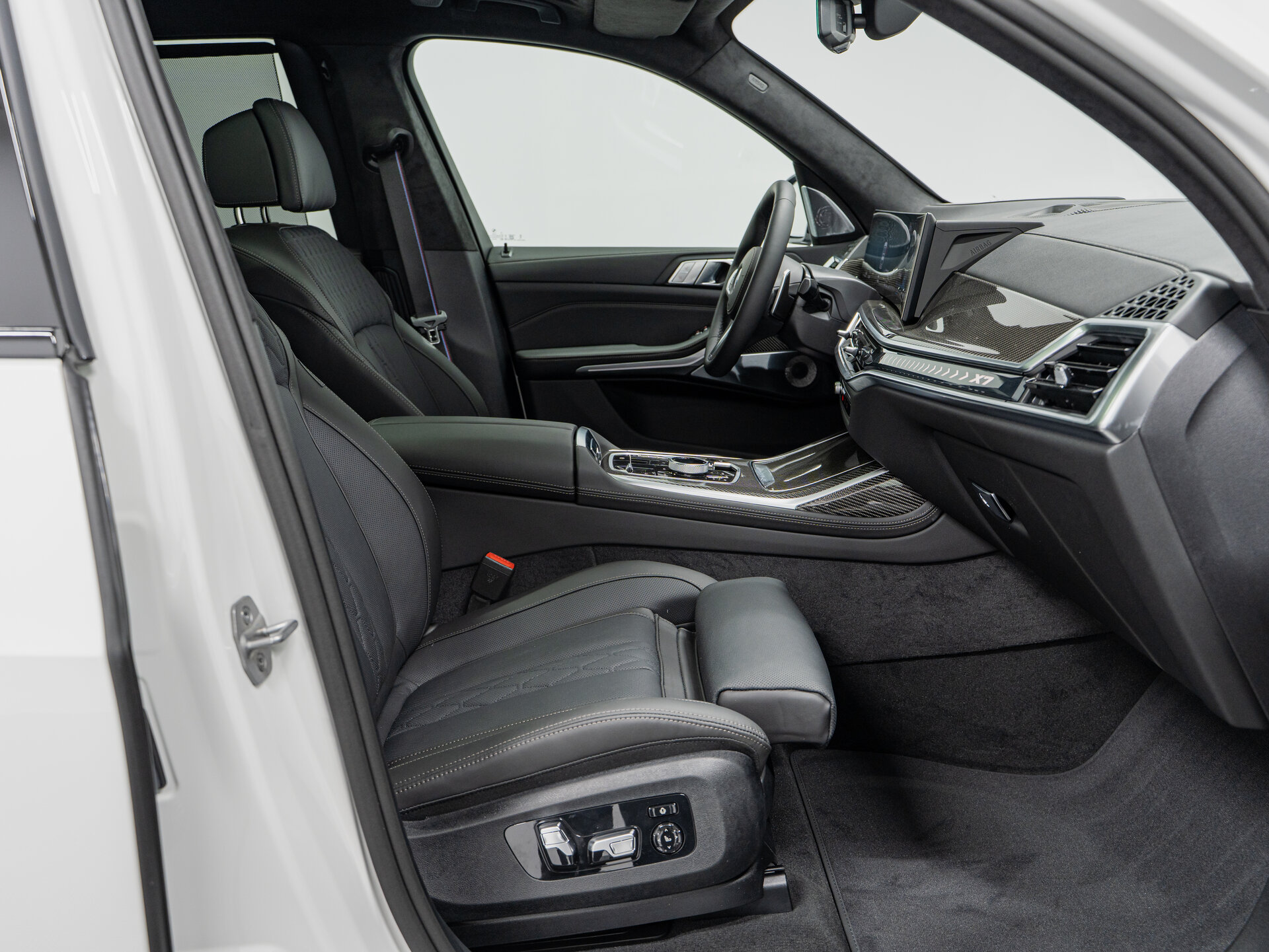 Автомобиль BMW X7 40d 3.0d AT (340 л.с.) 4WD - 13