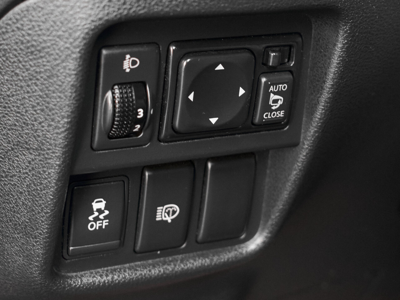 Купить Nissan Juke 1.6 CVT (117 л.с.), 2013 в Екатеренбурге