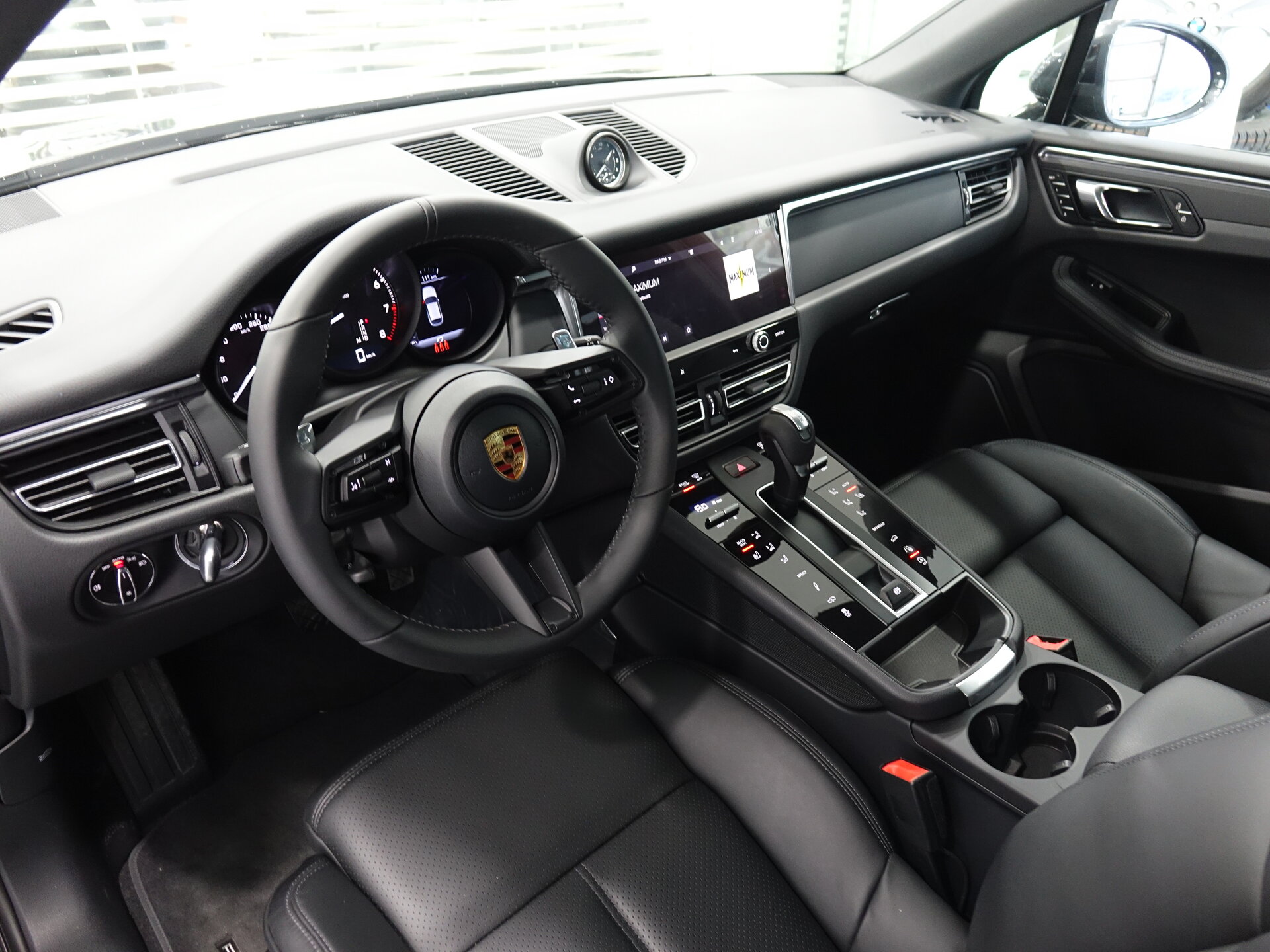 Автомобиль Porsche Macan 2.0 AMT (265 л.с.) 4WD - 9