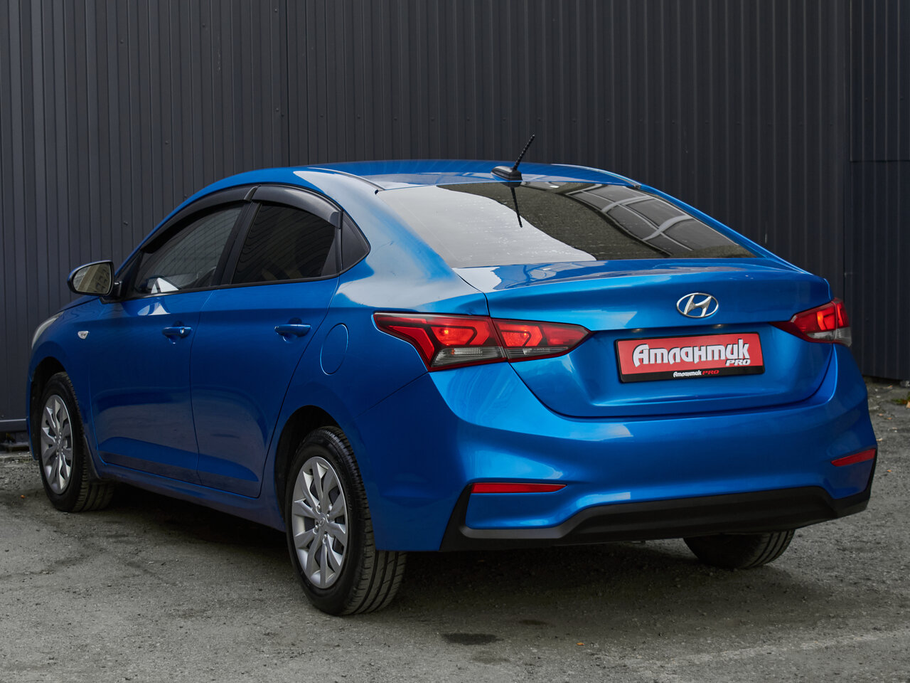 Купить Hyundai Solaris 1.6 MT (123 л.с.), 2017 в Екатеренбурге