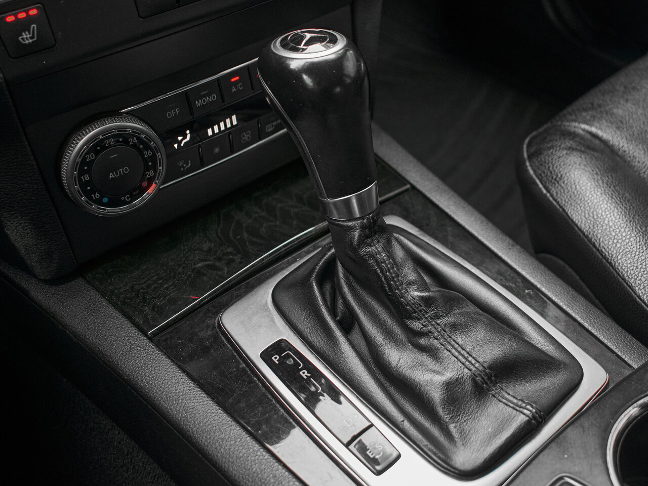 Купить Mercedes-Benz GLK-Класс 300 3.0 AT (231 л.с.) 4WD, 2011 в Екатеренбурге