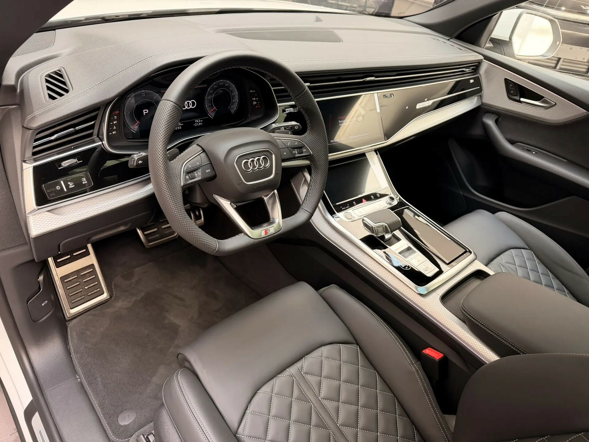 Автомобиль Audi Q8 50 TDI 3.0d AT (286 л.с.) 4WD - 10