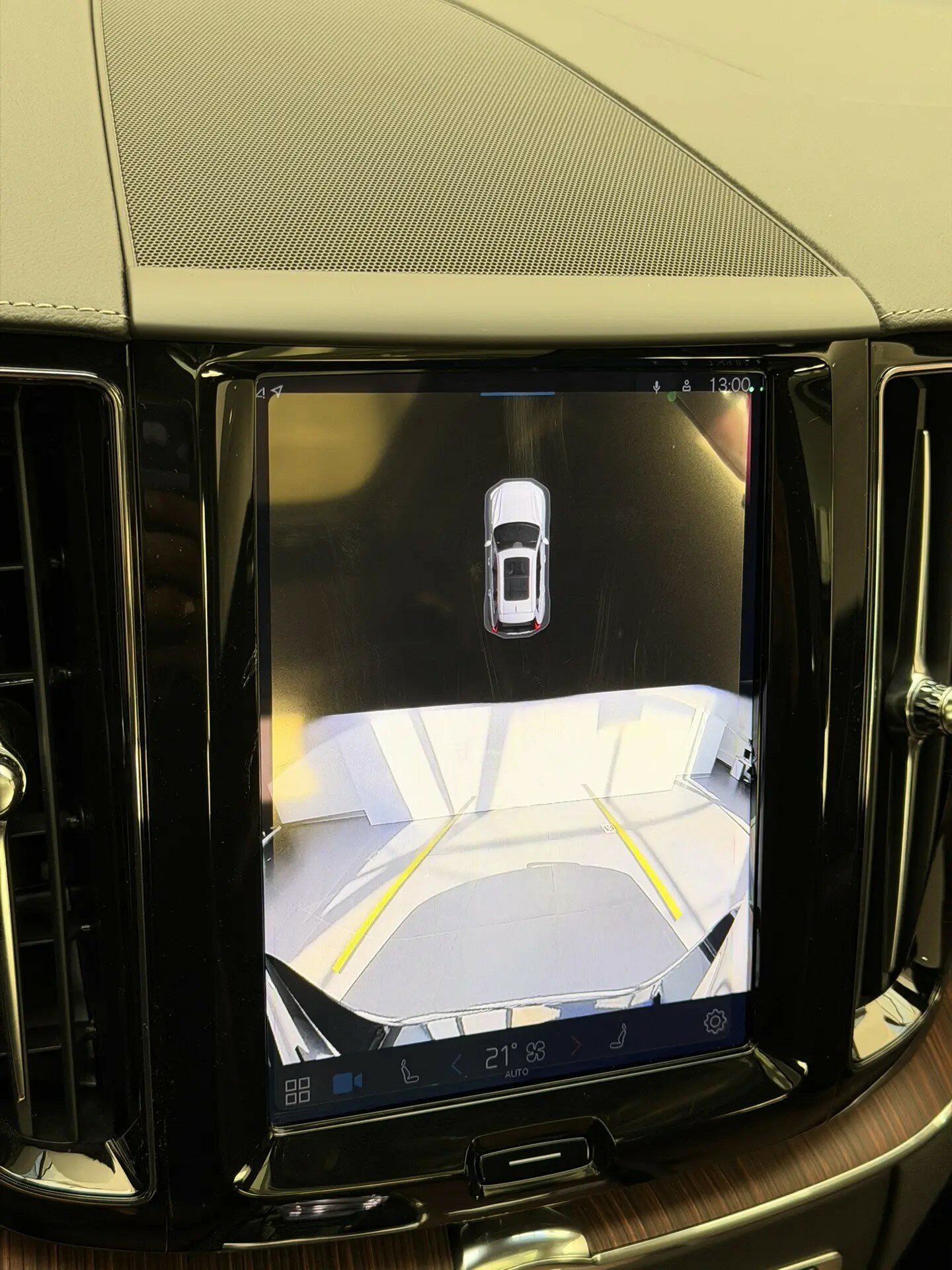Автомобиль Volvo XC60 2.0 AT (250 л.с.) 4WD - 5