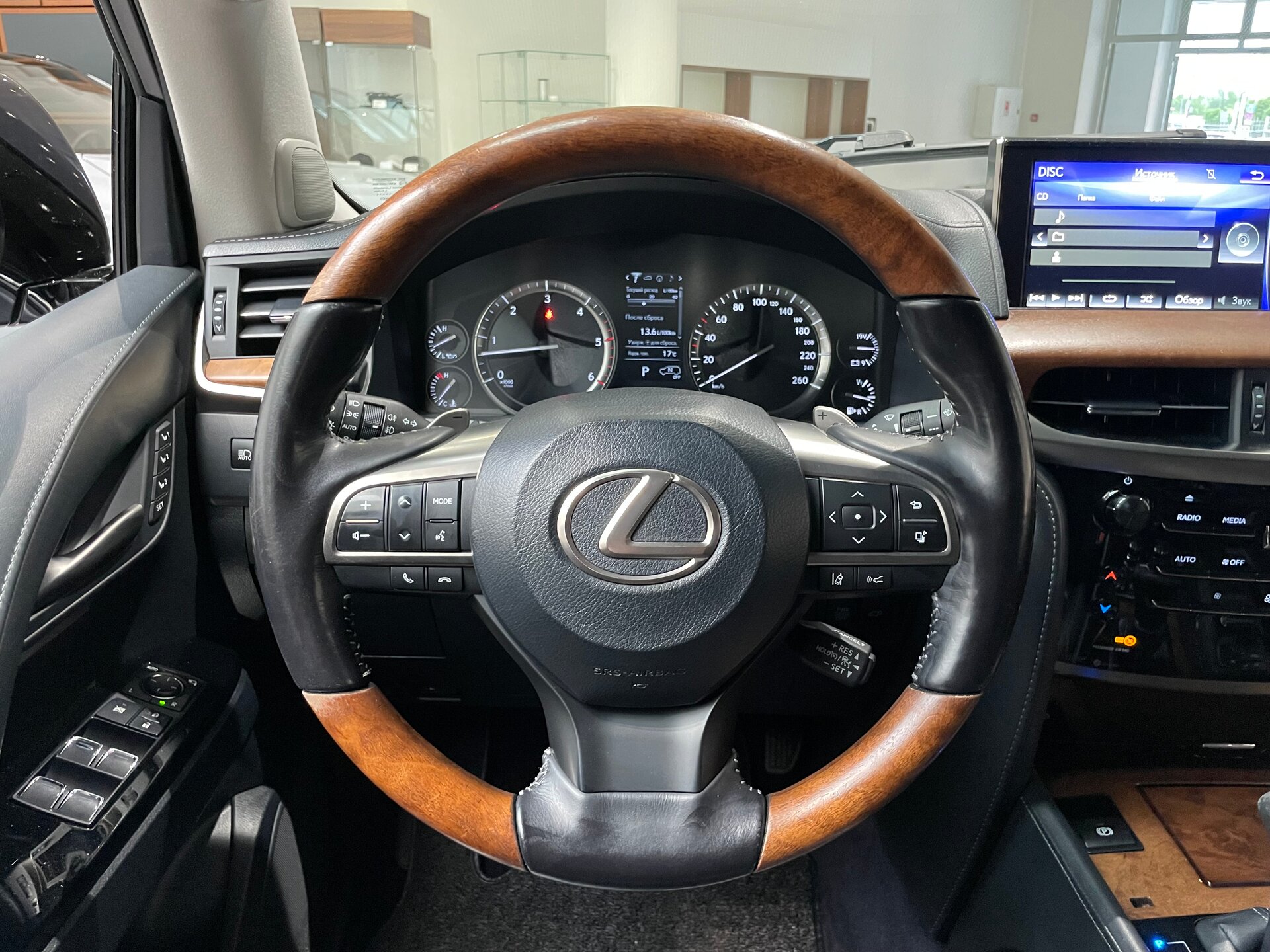 Автомобиль Lexus LX 450d 4.5d AT (272 л.с.) 4WD - 15