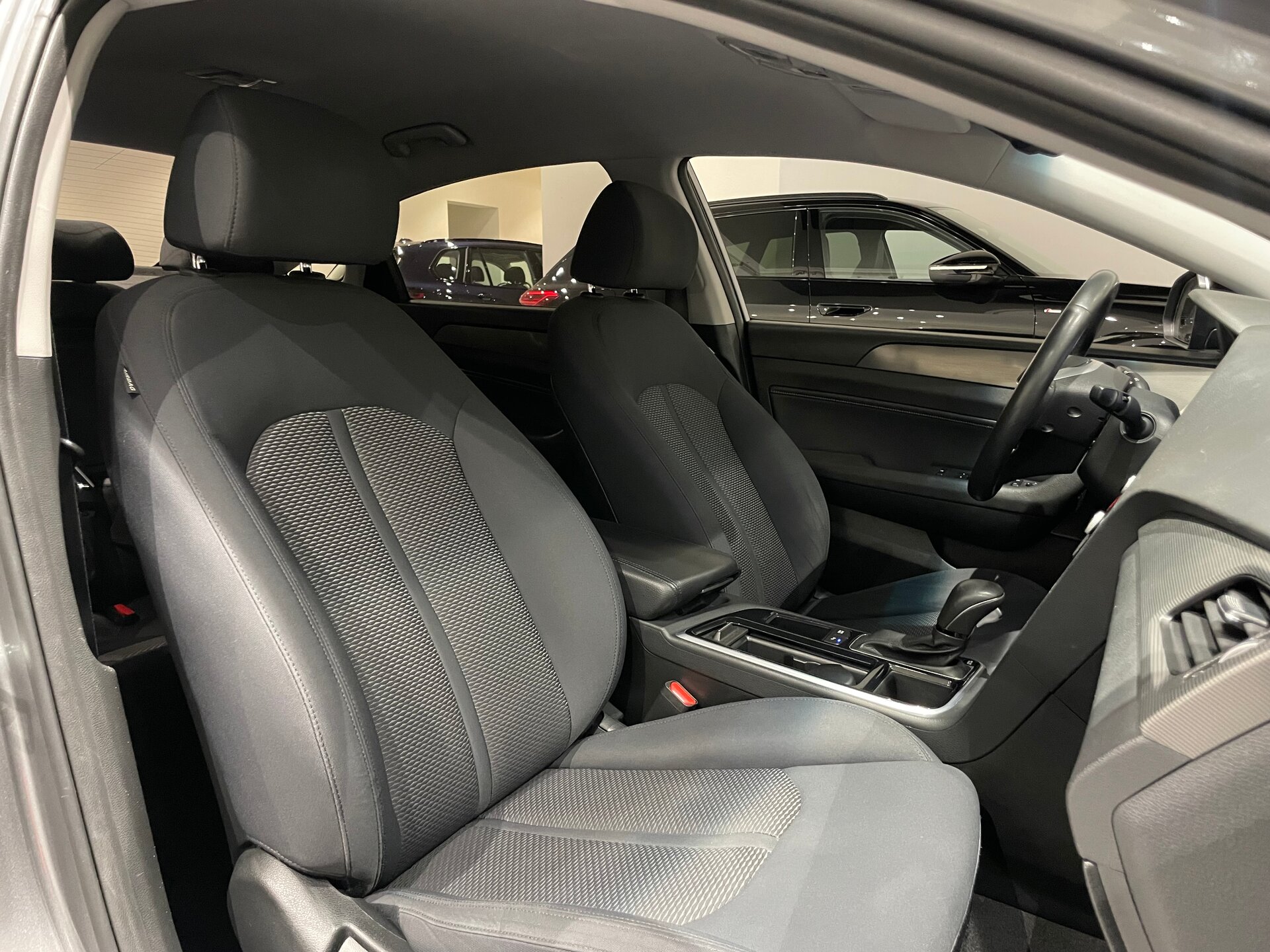 Автомобиль Hyundai Sonata 2.0 AT (150 л.с.) - 12