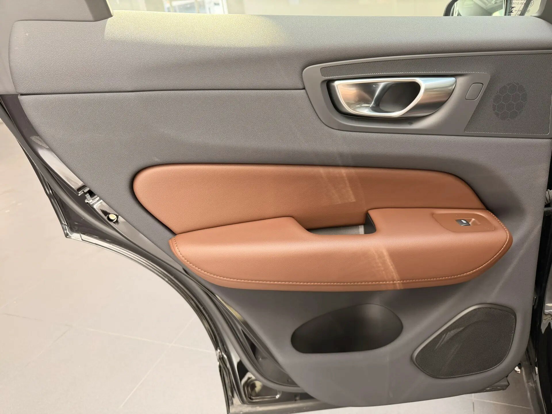 Автомобиль Volvo XC60 2.0 AT (250 л.с.) 4WD - 15