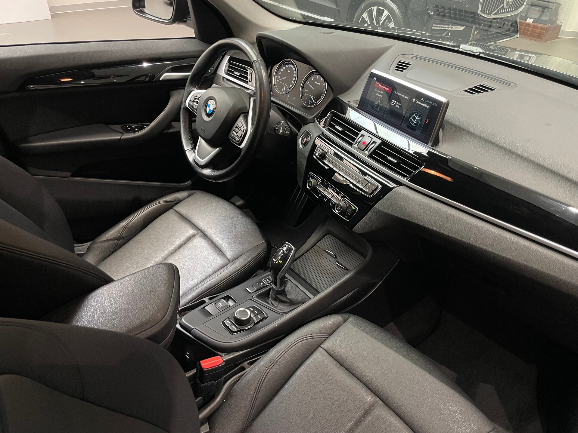 Автомобиль BMW X1 18i sDrive 1.5 AMT (140 л.с.) - 11