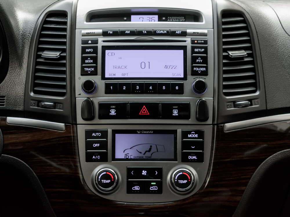 Купить Hyundai Santa Fe 2.4 AT (174 л.с.) 4WD, 2011 в Екатеренбурге